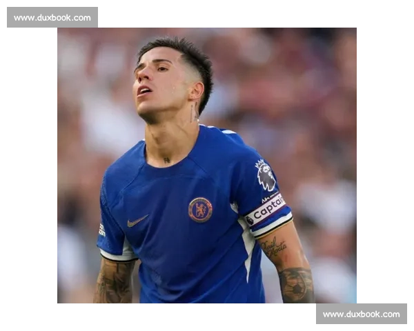 恩佐:切尔西中场指挥官,双料王引领攻防新高度 恩佐:切尔西中场指挥官,双料王引领攻防新高度