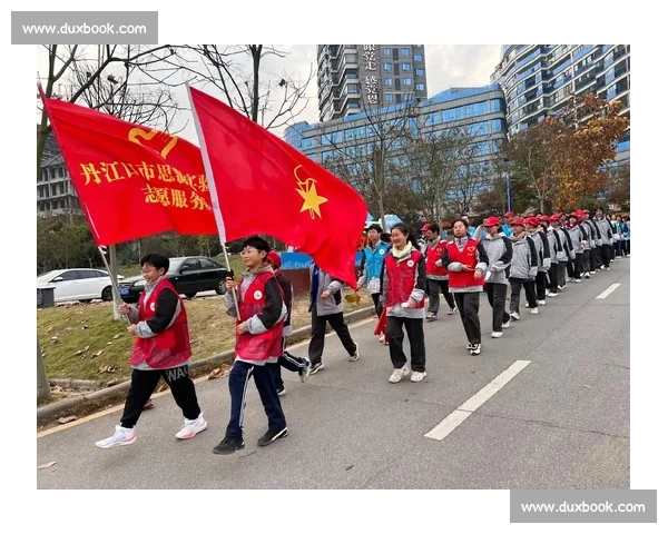 笑容是他们的名片，服务是他们的骄傲，志愿者真棒！